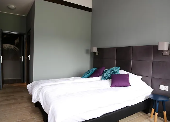 Dunez Men Only Bed & Breakfast *