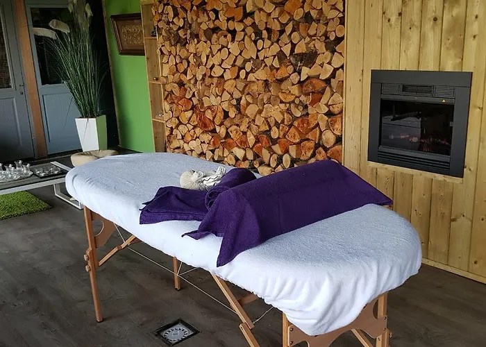 Dunez Men Only Bed & Breakfast *